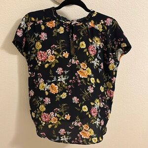 LOFT Women's Short Sleeve Floral Blouse Tie Neck Front